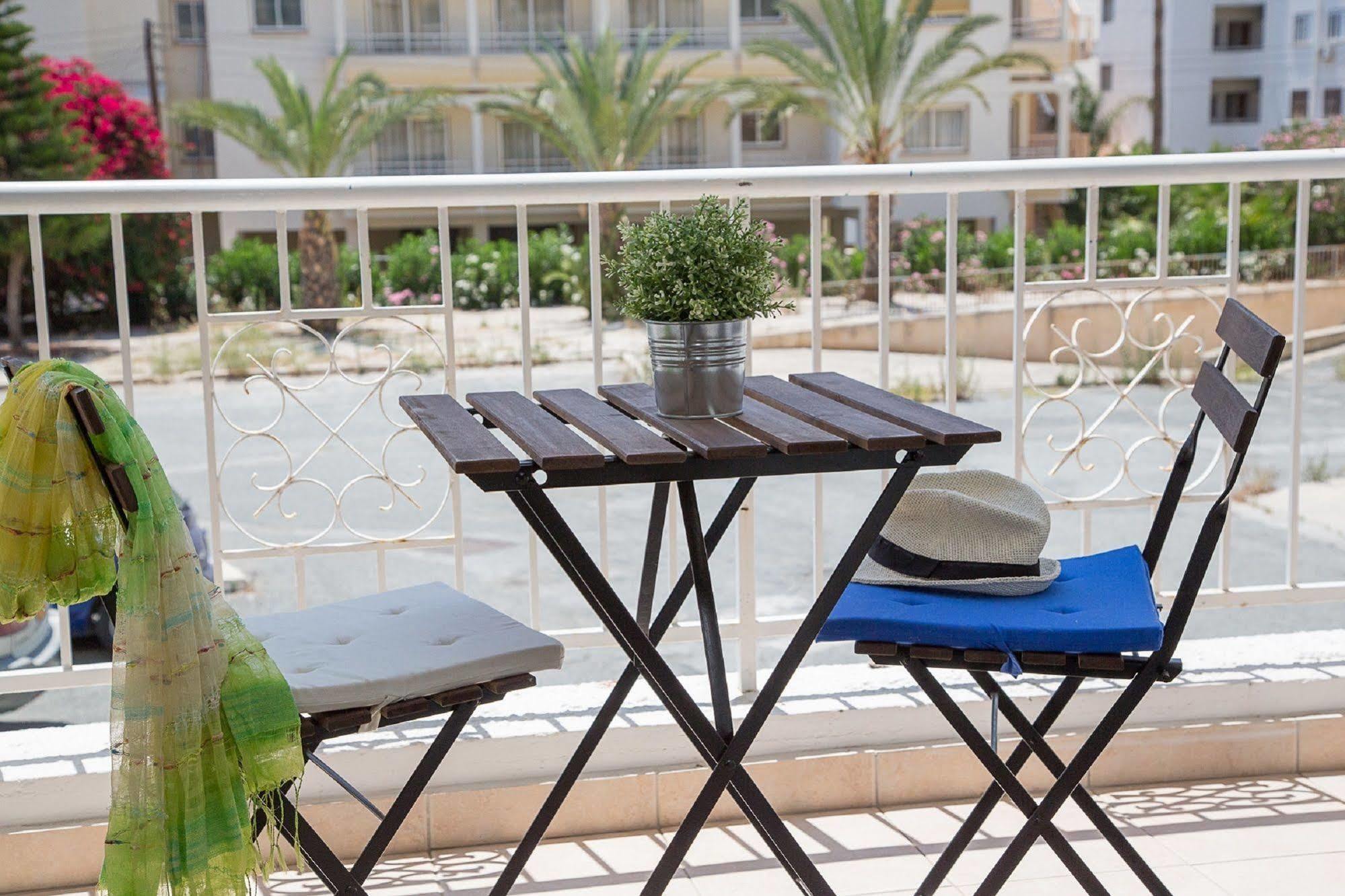 Paphos Love Nest Apartment Ngoại thất bức ảnh